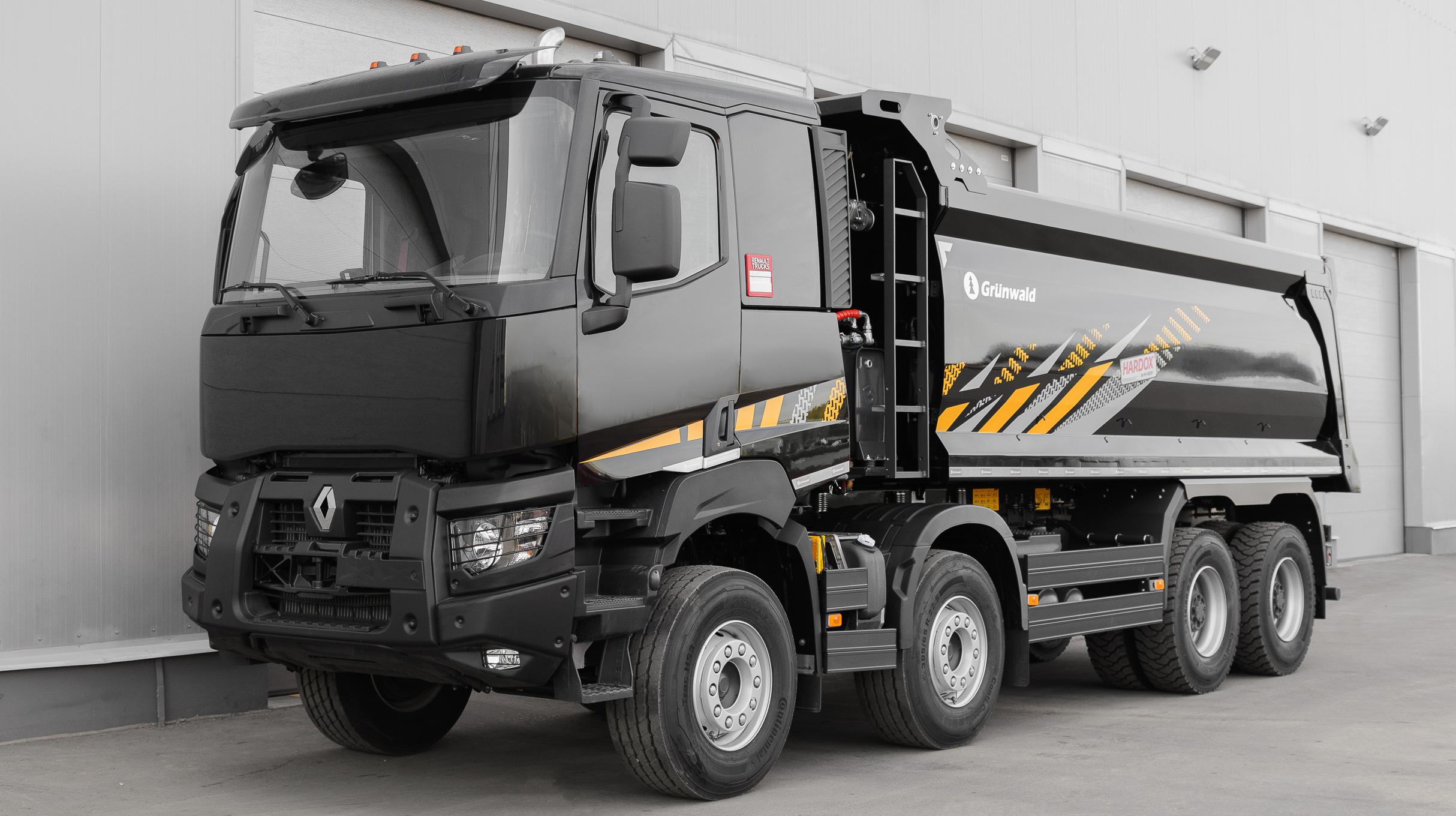 Volvo FMX 6x6 with a Grunwald - Grunwald semitrailers